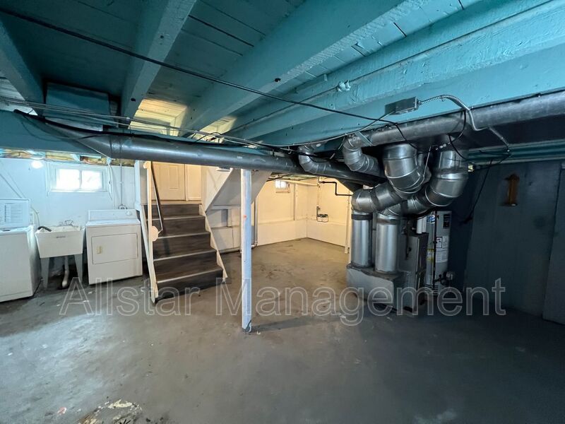 3616 Independence Road Cleveland, OH 44105 property image