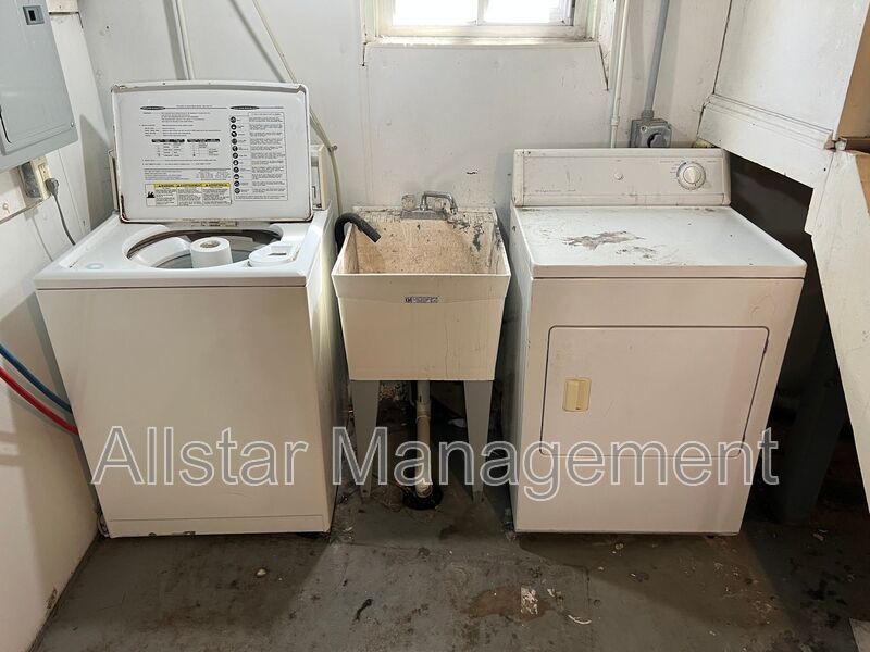 3616 Independence Road Cleveland, OH 44105 property image