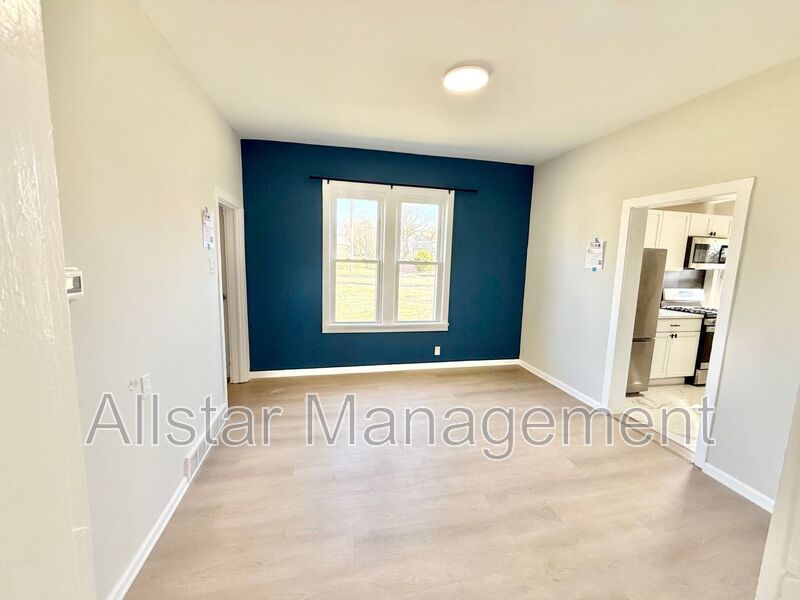 924 Spring Avenue NE Canton, OH 44704 property image