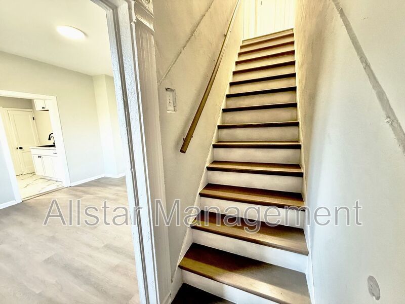 924 Spring Avenue NE Canton, OH 44704 property image