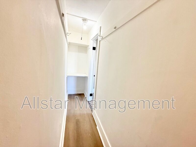 924 Spring Avenue NE Canton, OH 44704 property image