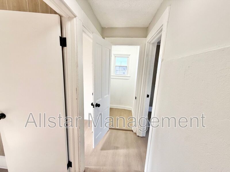 924 Spring Avenue NE Canton, OH 44704 property image