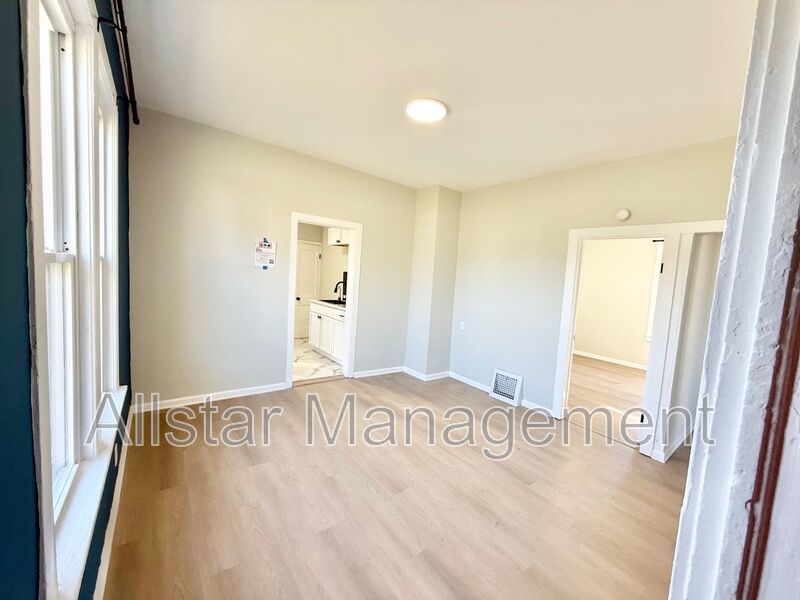 924 Spring Avenue NE Canton, OH 44704 property image