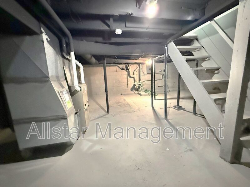 924 Spring Avenue NE Canton, OH 44704 property image