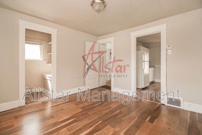 1622 Ridgewood Ave. (Up), Lakewood property image