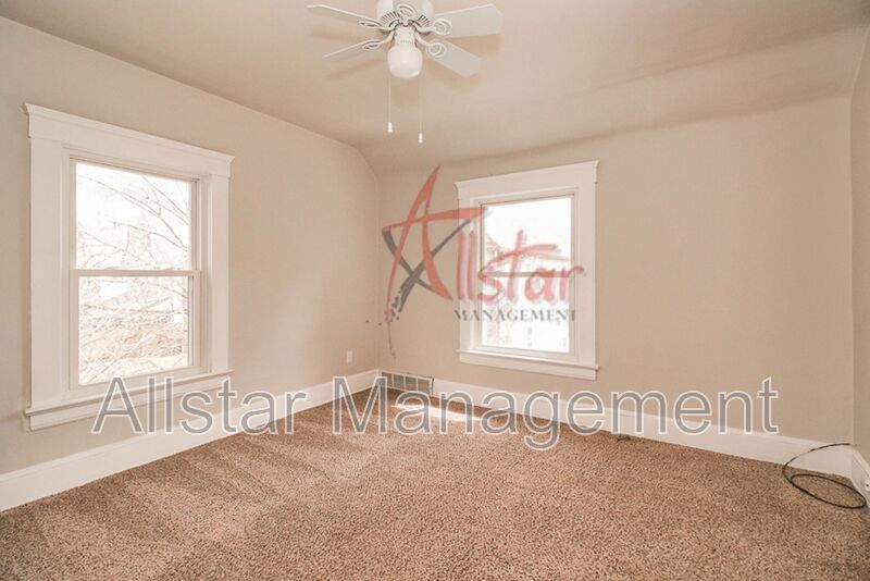 1622 Ridgewood Ave. (Up), Lakewood property image