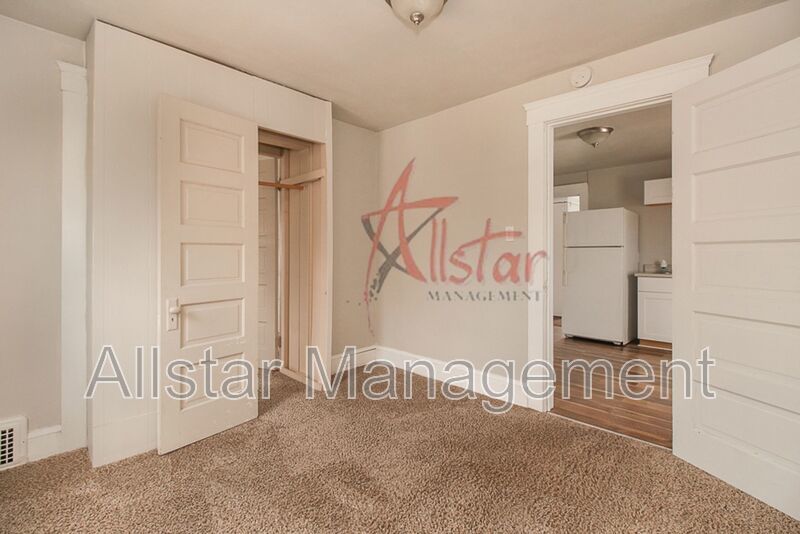 1622 Ridgewood Ave. (Up), Lakewood property image