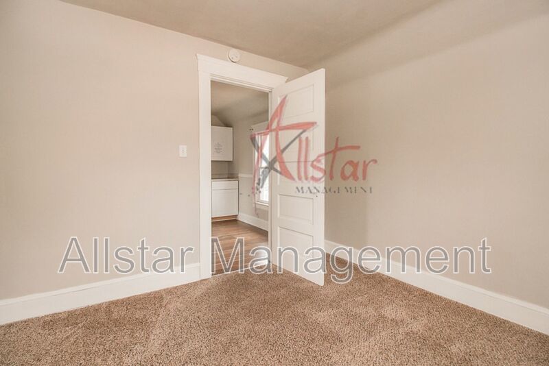 1622 Ridgewood Ave. (Up), Lakewood property image