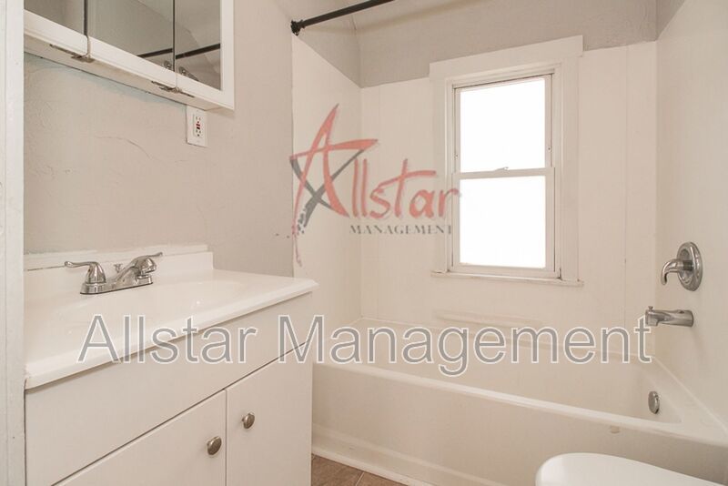 1622 Ridgewood Ave. (Up), Lakewood property image