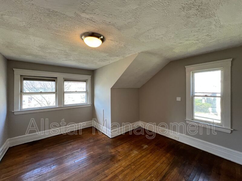 3186 Whitethorn Rd. Cleveland Heights, OH 44118 property image