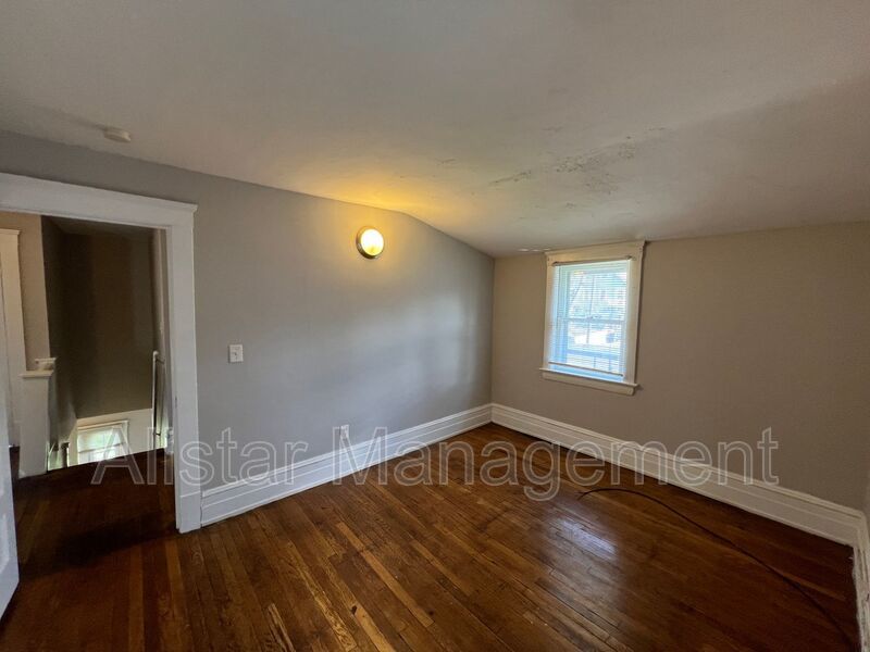 3186 Whitethorn Rd. Cleveland Heights, OH 44118 property image