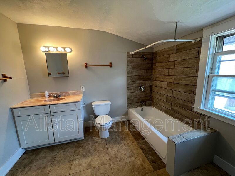 3186 Whitethorn Rd. Cleveland Heights, OH 44118 property image