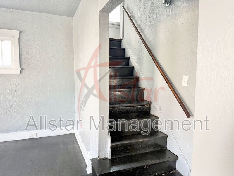 1374 E 94th Street Cleveland, OH property image