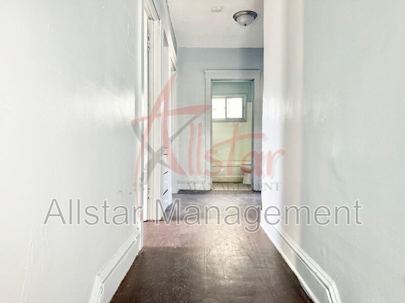 1374 E 94th Street Cleveland, OH property image