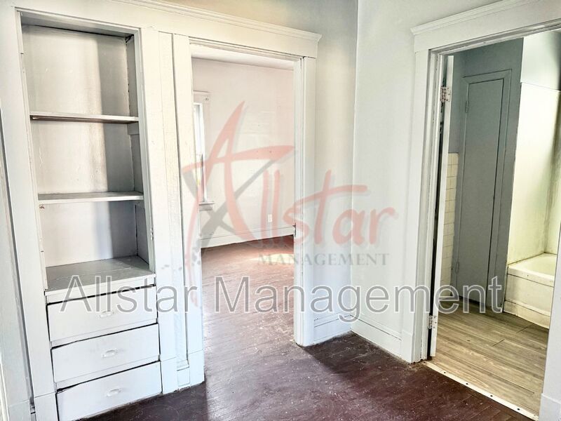 1374 E 94th Street Cleveland, OH property image