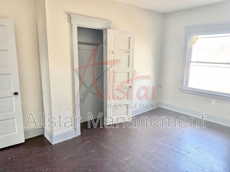 1374 E 94th Street Cleveland, OH property image