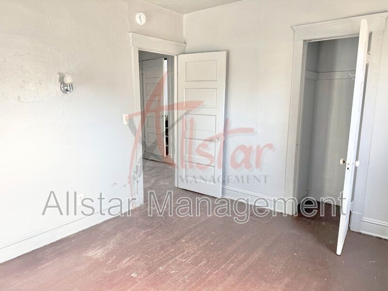 1374 E 94th Street Cleveland, OH property image