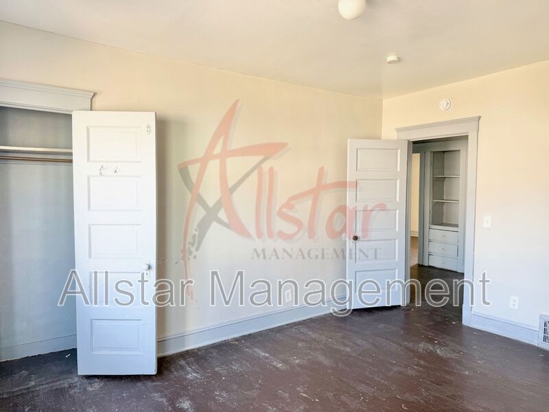 1374 E 94th Street Cleveland, OH property image