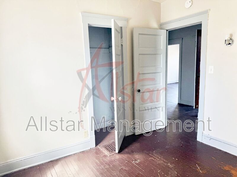 1374 E 94th Street Cleveland, OH property image