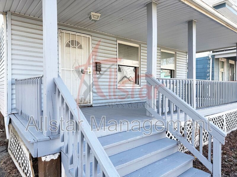 1374 E 94th Street Cleveland, OH property image