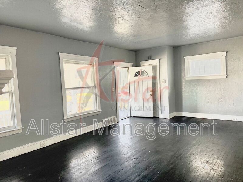 1374 E 94th Street Cleveland, OH property image