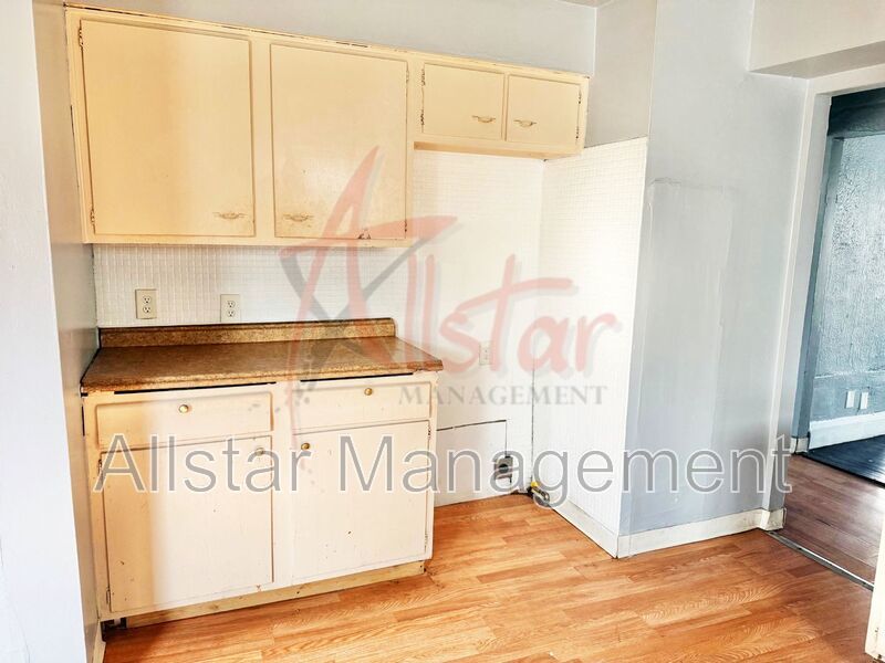 1374 E 94th Street Cleveland, OH property image