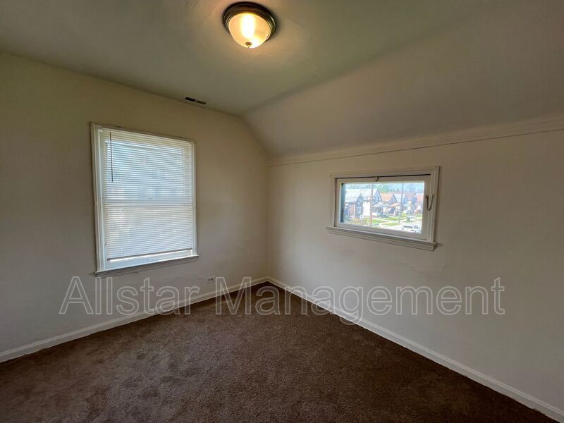 3617 W 46th ( Up) Cleveland, OH 44102 property image