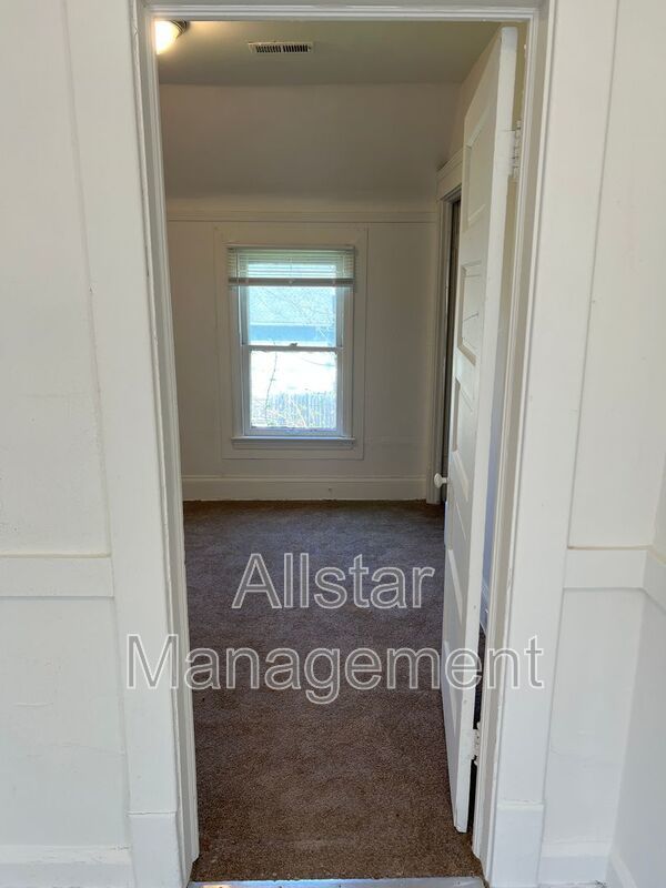 3617 W 46th ( Up) Cleveland, OH 44102 property image