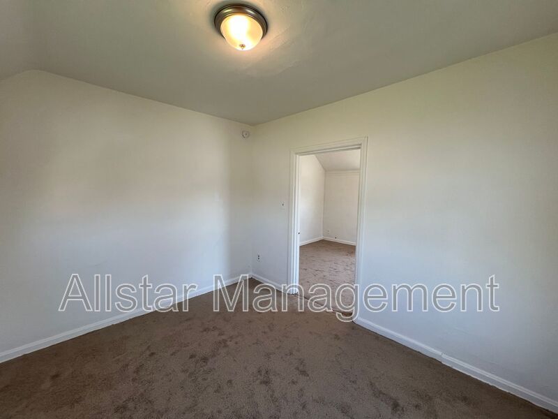 3617 W 46th ( Up) Cleveland, OH 44102 property image
