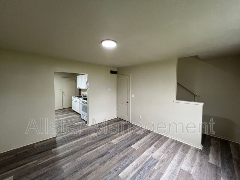 942 S. Central Drive Lorain, OH 44052 property image