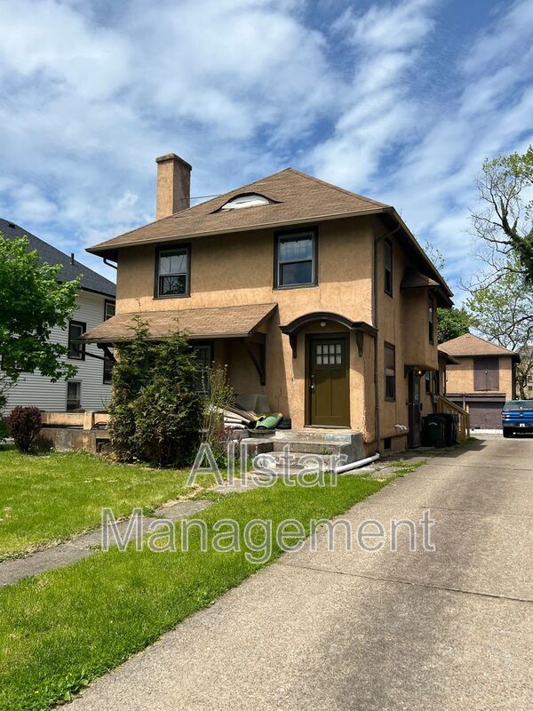 411 9th Street - Up unit Elyria, OH 44035 property image