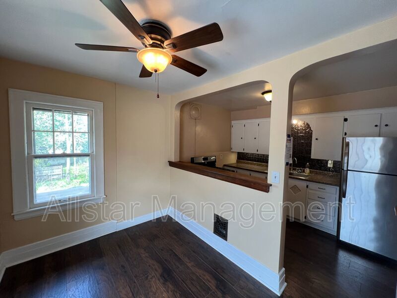411 9th Street - Up unit Elyria, OH 44035 property image