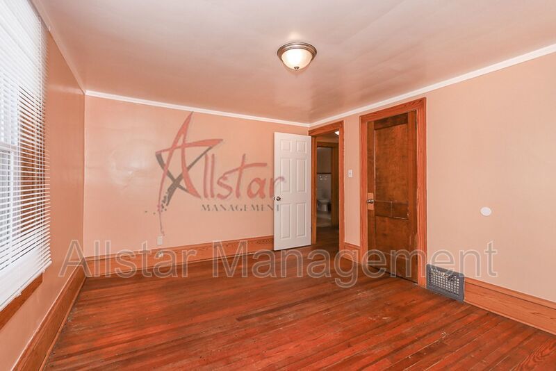 458 Hillwood Dr., Akron property image