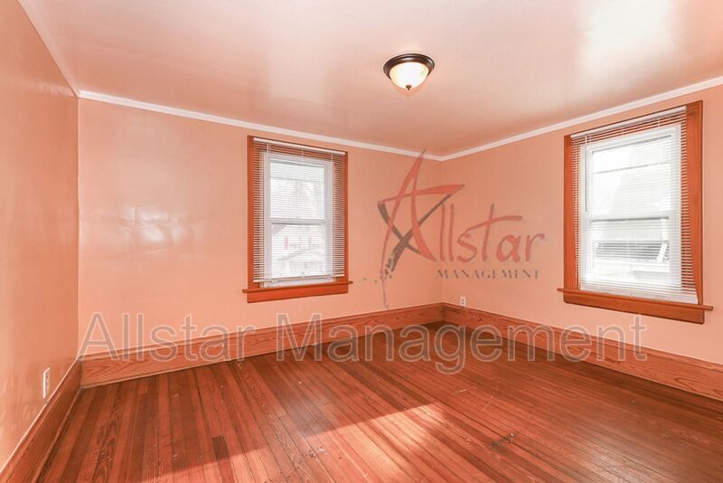 458 Hillwood Dr., Akron property image