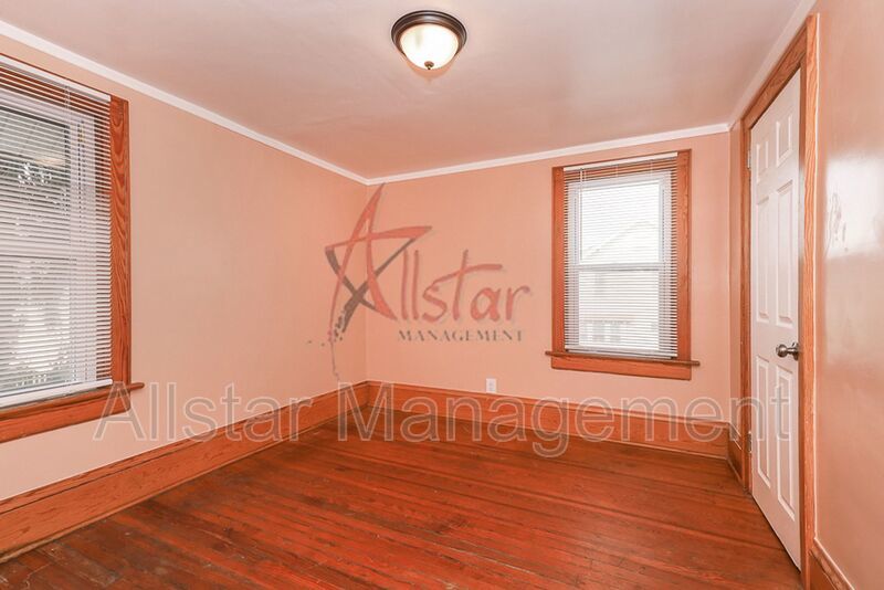458 Hillwood Dr., Akron property image