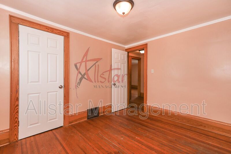 458 Hillwood Dr., Akron property image