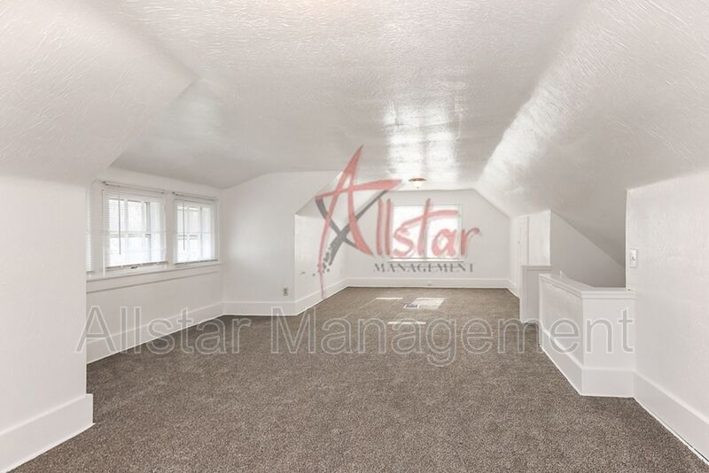 458 Hillwood Dr., Akron property image
