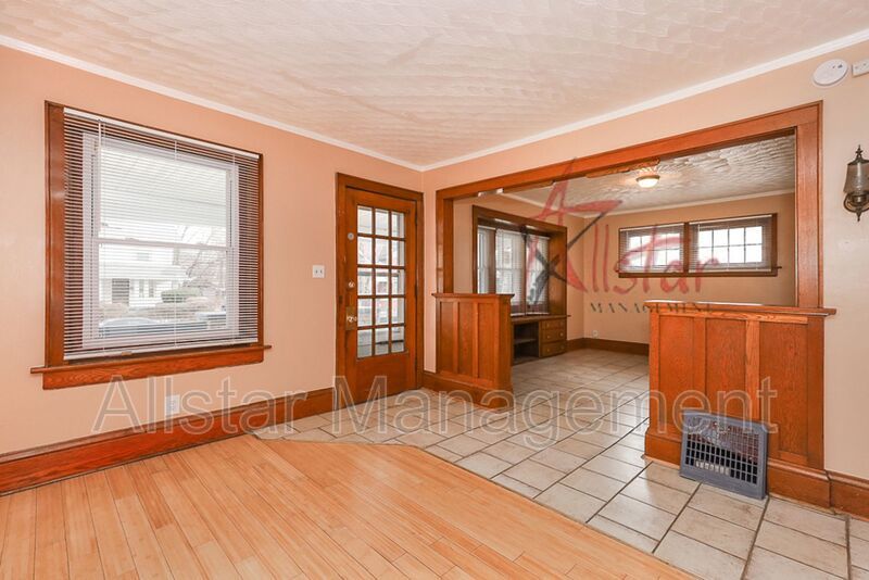 458 Hillwood Dr., Akron property image
