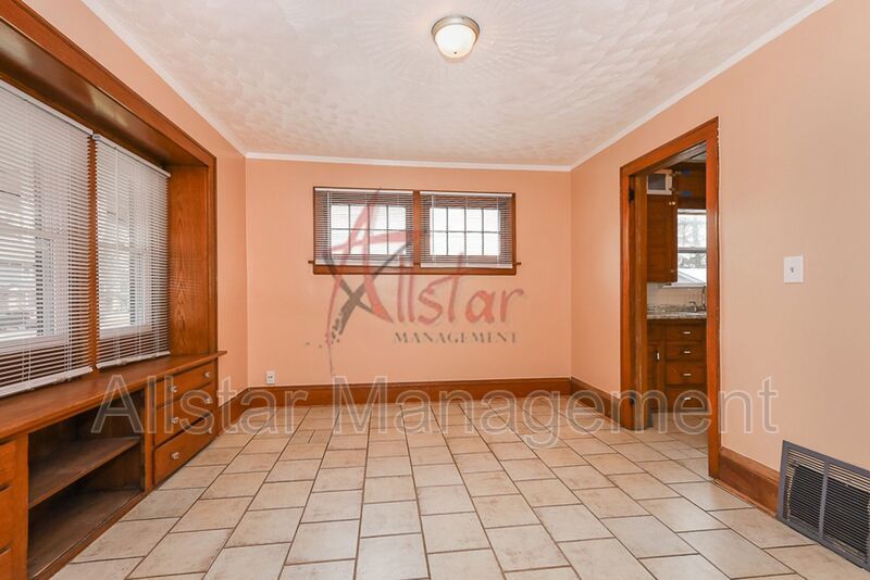 458 Hillwood Dr., Akron property image