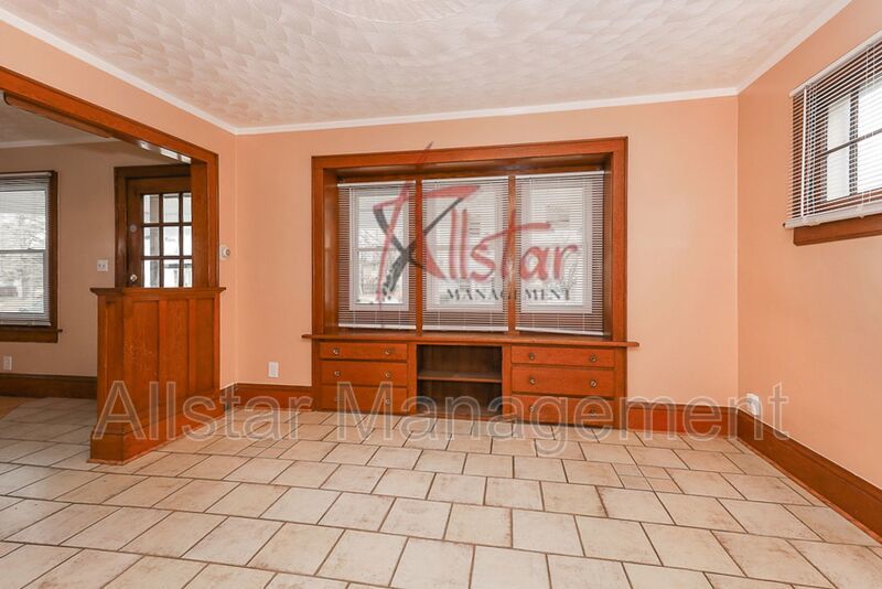 458 Hillwood Dr., Akron property image