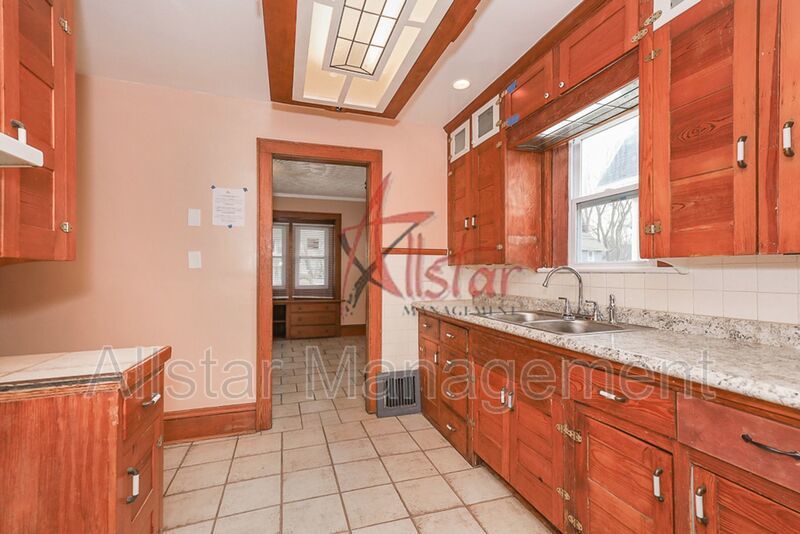 458 Hillwood Dr., Akron property image