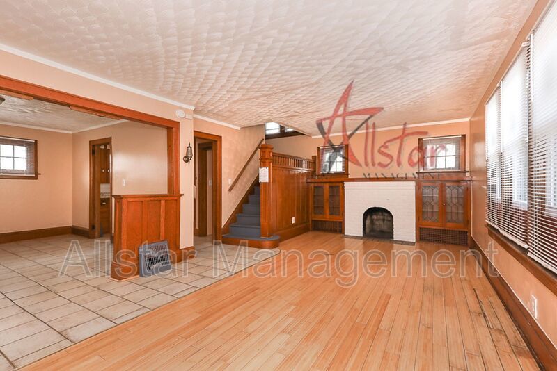 458 Hillwood Dr., Akron property image