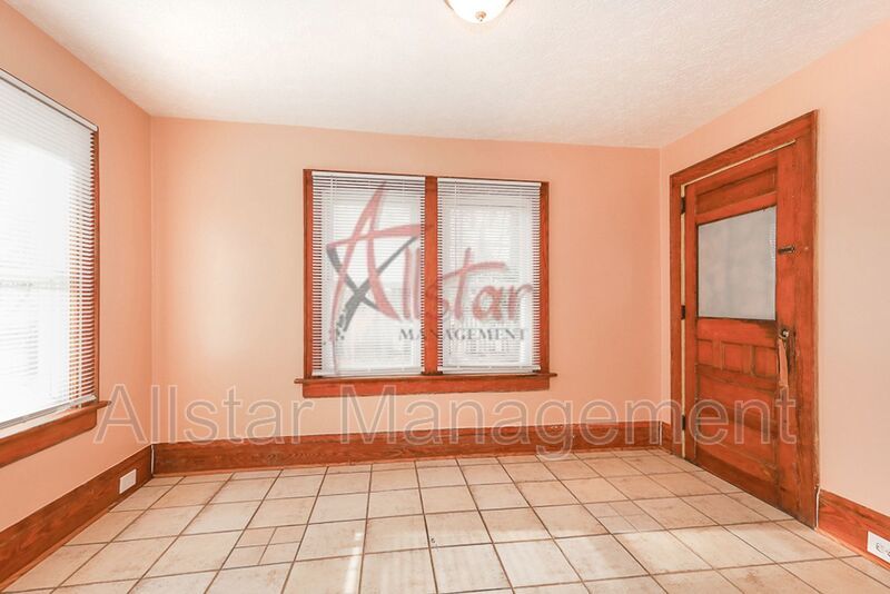 458 Hillwood Dr., Akron property image