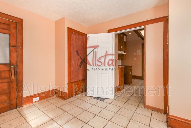 458 Hillwood Dr., Akron property image