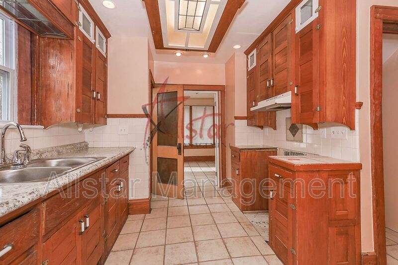458 Hillwood Dr., Akron property image