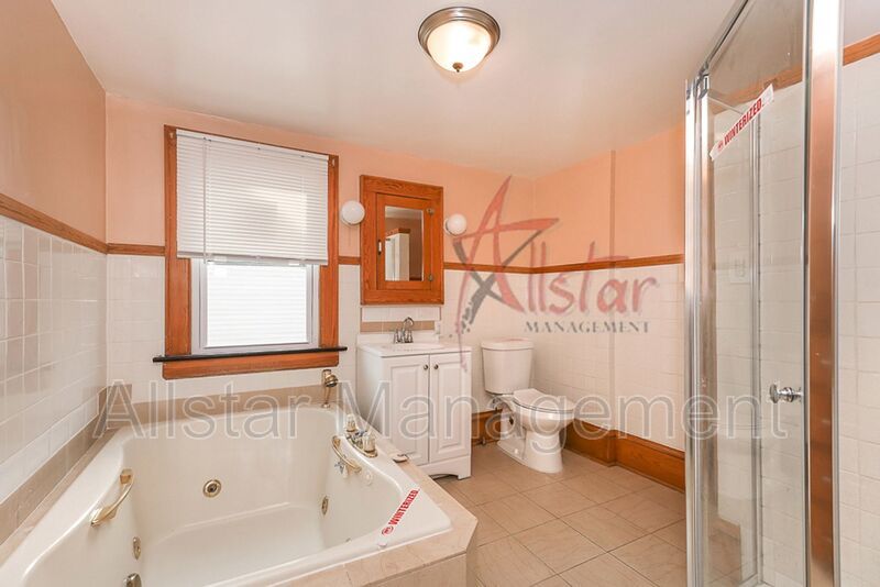 458 Hillwood Dr., Akron property image