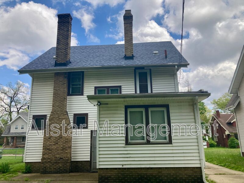 458 Hillwood Dr., Akron property image