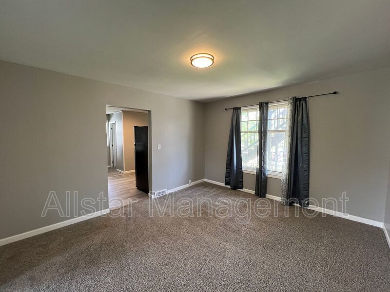 4859 E 97th Street - Down Garfield Heights, OH 44125 property image