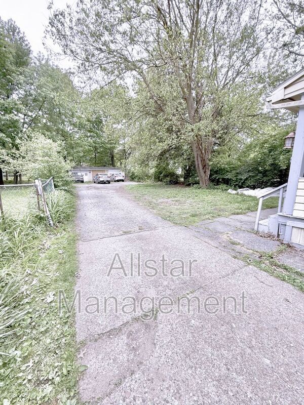 6714 Worley Ave.  Cleveland, OH Rear/upper unit property image