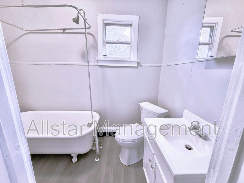 6714 Worley Ave.  Cleveland, OH Rear/upper unit property image